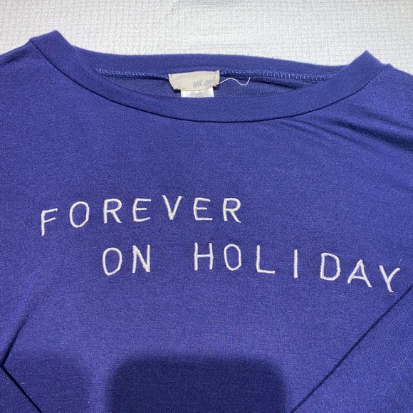 Wet Seal “Forever on Holiday” shirt - Picture 3 of 3